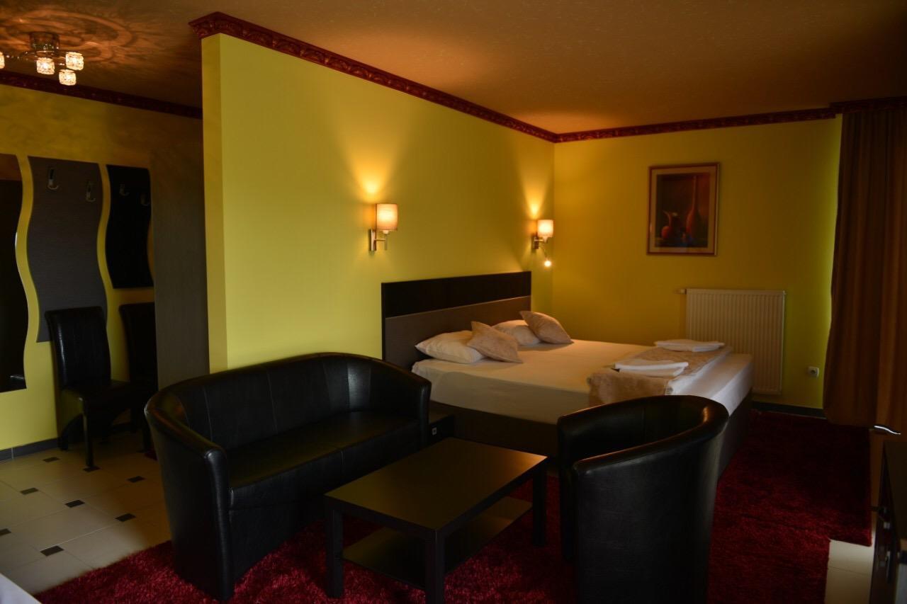 Hotel Leon Debar Zewnętrze zdjęcie