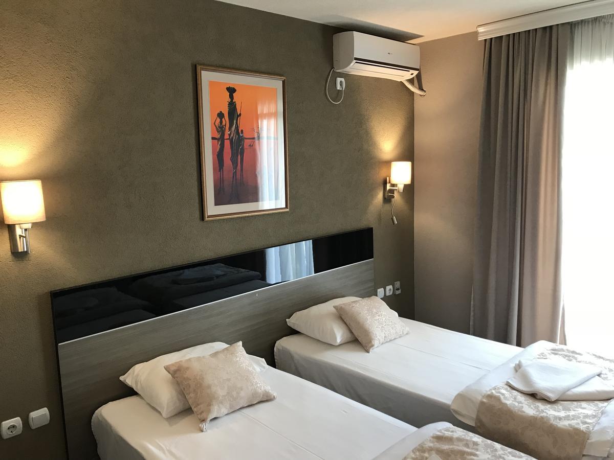 Hotel Leon Debar Zewnętrze zdjęcie